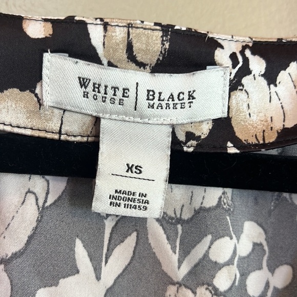 White House Black Market Tulip Floral Print Short Sleeve Blouse Size XS - Picture 3 of 6